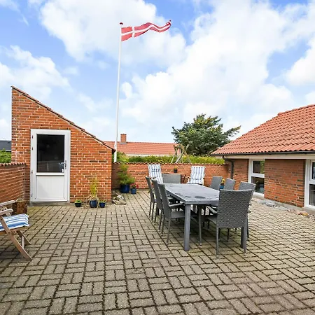 Beliggende Poolhus I Vejlby Klit Sj605